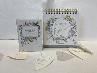 Spiral-Aufsteller mit schönen Sprüchen, Herz-Lichterkette mit Sprüchen, Buch Herz über Kopf ins Glück