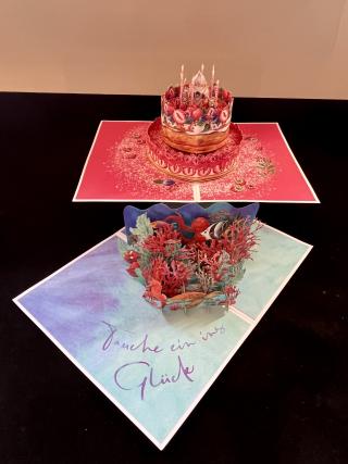 3D-Karten mit unterschiedlichen Motiven und Sprüchen. 