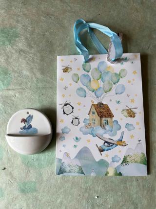 Porzellan-Weihwasserkessel mit Engelmotiv, Geschenksackerl.